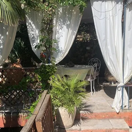 La Villageoise, Troglodyte Pitoresque Au Coeur Du Village Oda ve Kahvaltı *