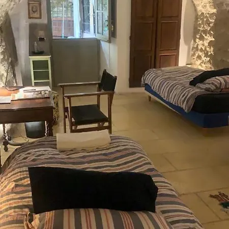La Villageoise, Troglodyte Pitoresque Au Coeur Du Village * Rognes