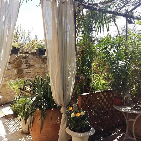 La Villageoise, Troglodyte Pitoresque Au Coeur Du Village * Rognes